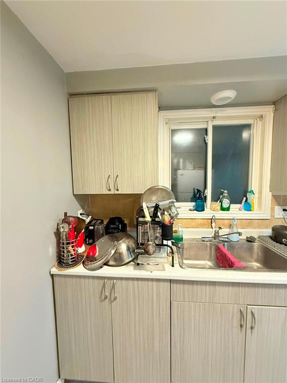 152 Woodside Avenue Property Photo 9