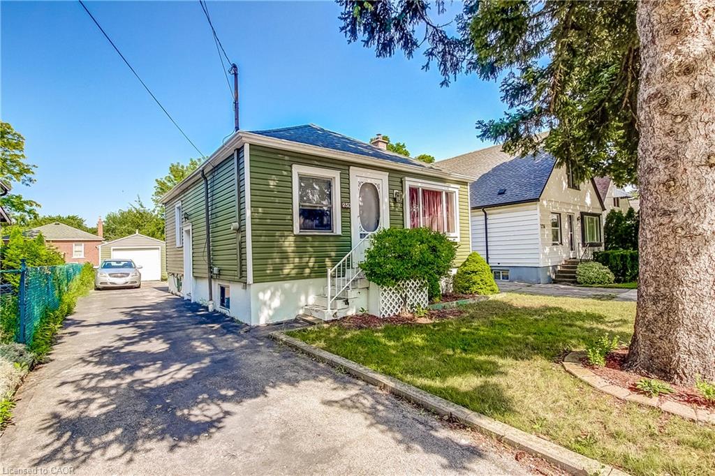 230 East 33rd Street Property Photo 1