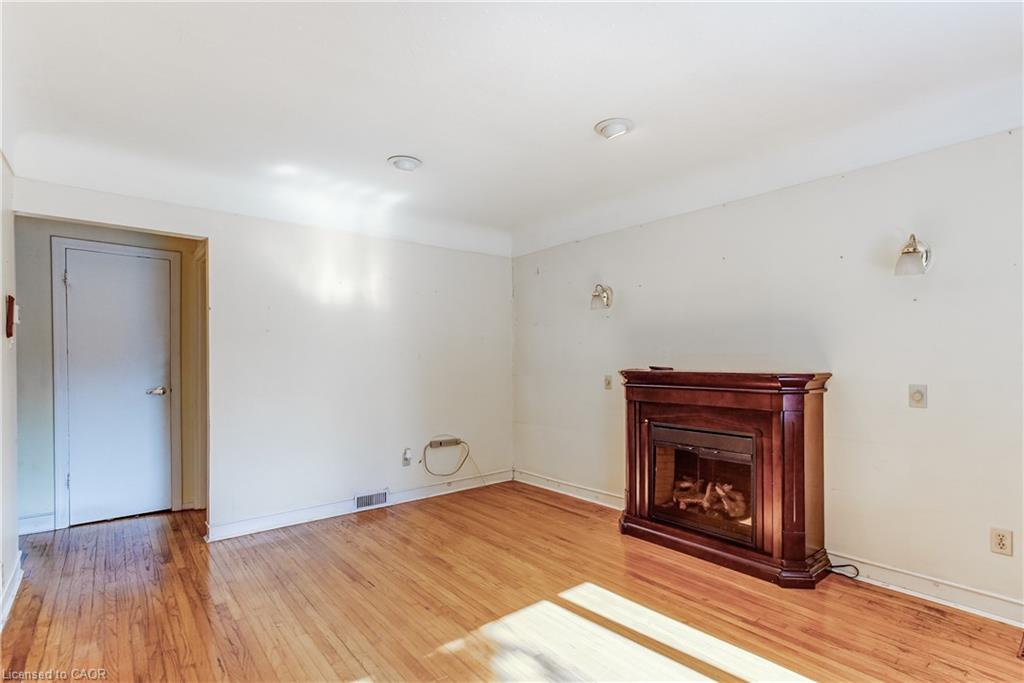 230 East 33rd Street Property Photo 8