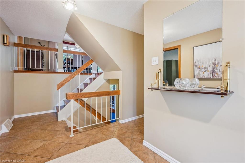 88 Manor Drive Property Photo 6