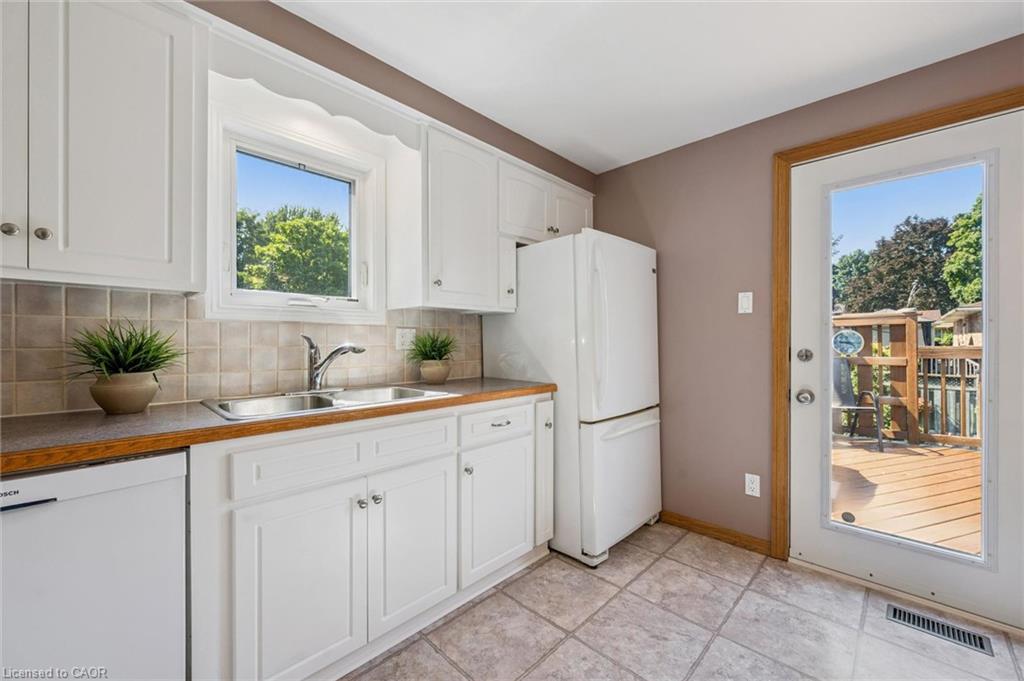 88 Manor Drive Property Photo 12