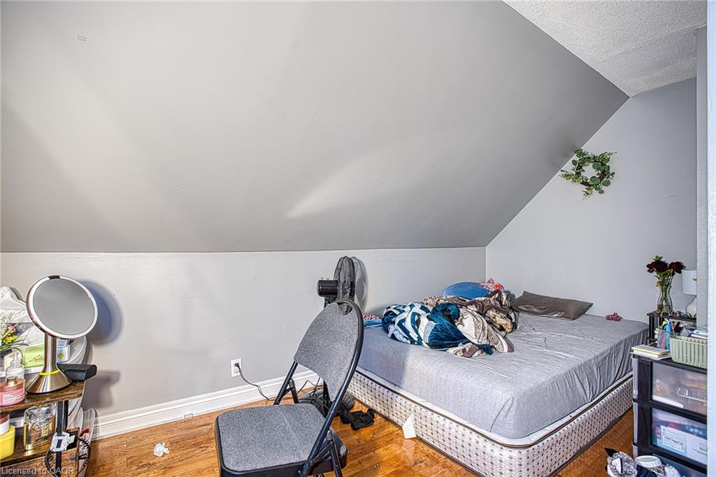 99 Mohawk Road W Property Photo 10