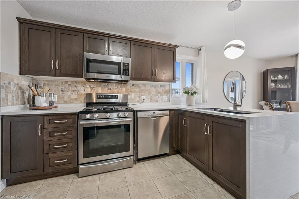 29 English Crescent Property Photo 16