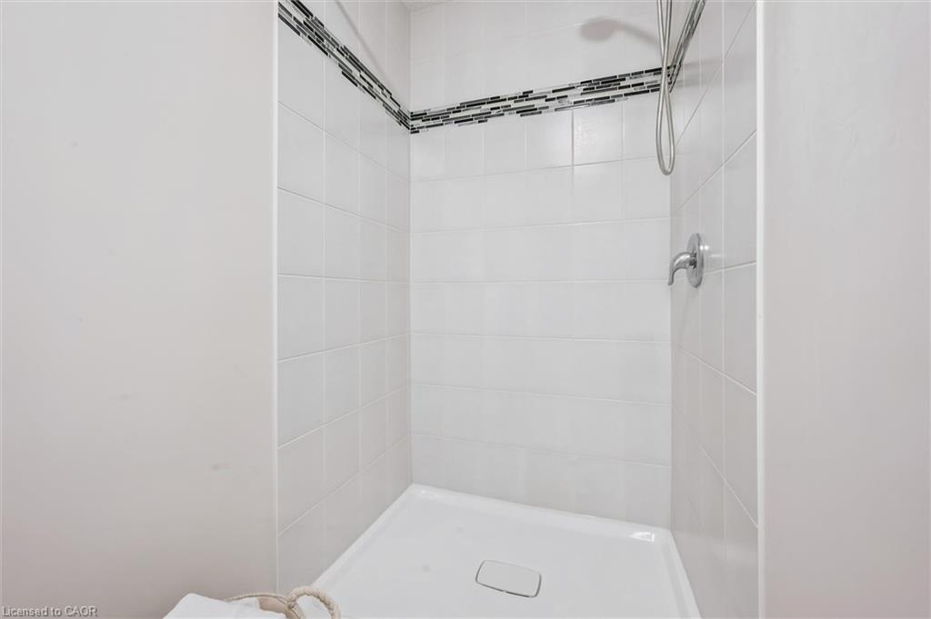 29 English Crescent Property Photo 25
