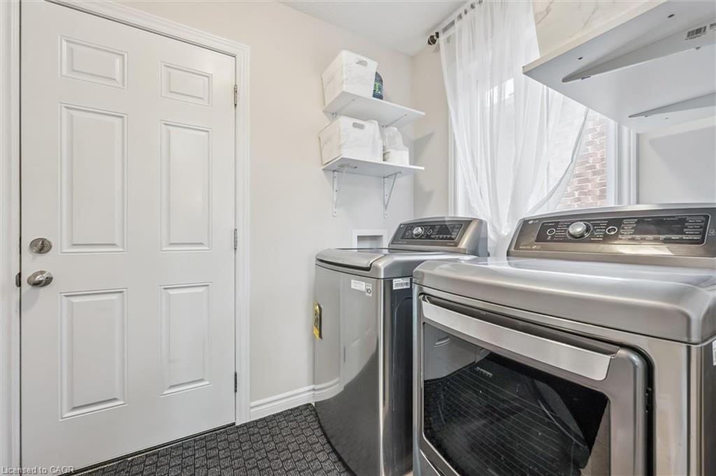 29 English Crescent Property Photo 26