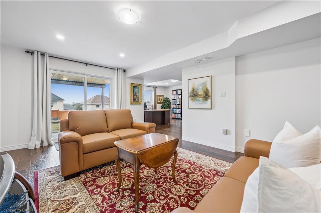 29 English Crescent Property Photo 29