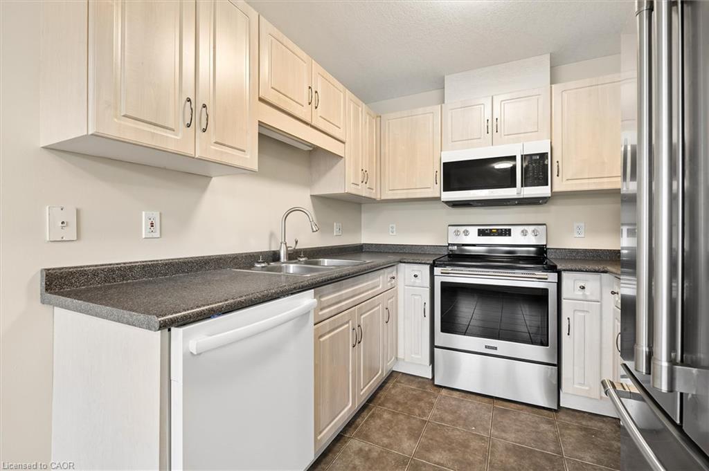 21 Porchlight Drive Property Photo 12