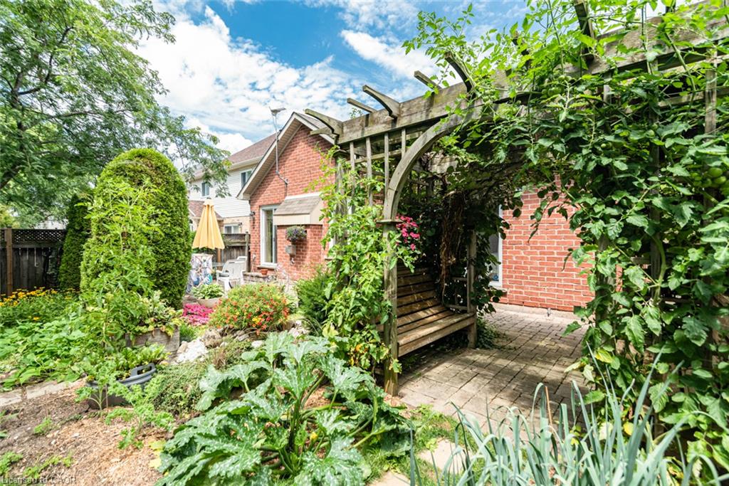 80 Vinifera Drive Property Photo 24