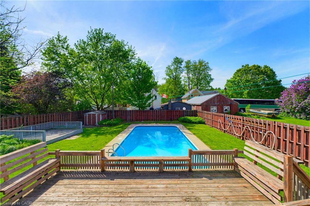 665 Richmond Avenue N Property Photo 6