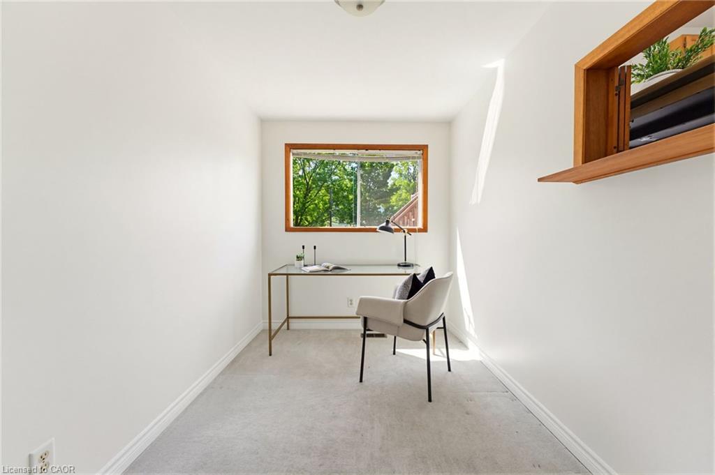 665 Richmond Avenue N Property Photo 12