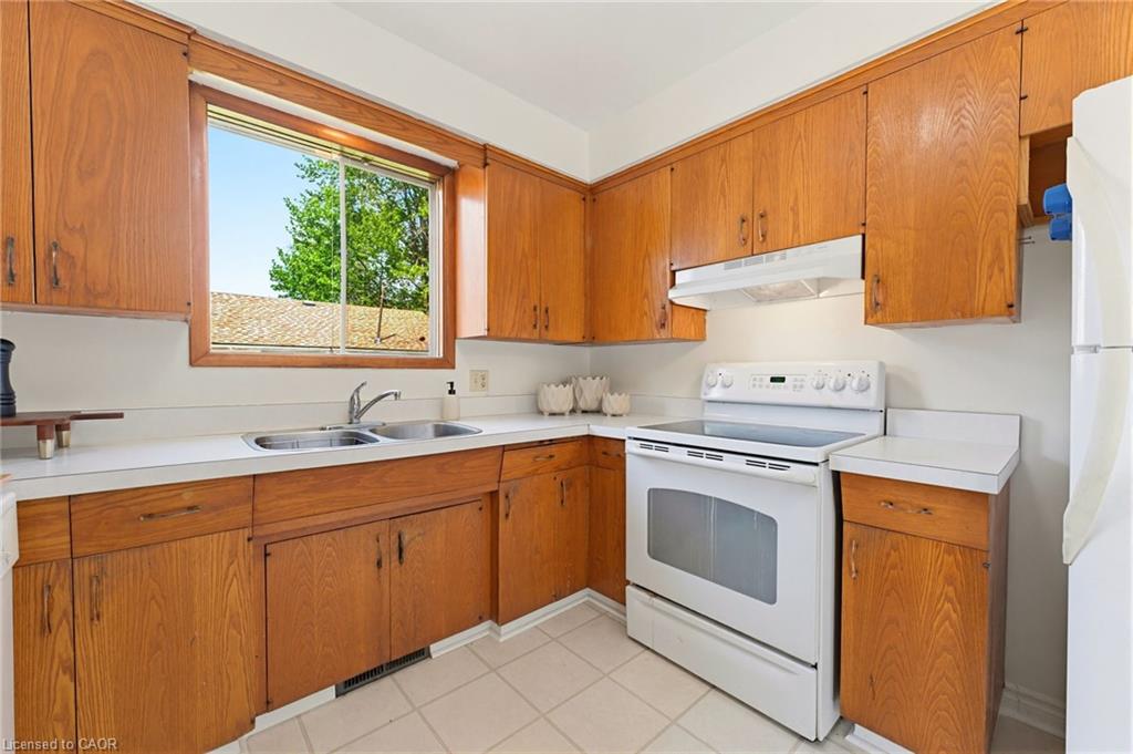 665 Richmond Avenue N Property Photo 15