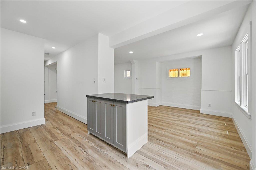 189 Edgemont Street S Property Photo 3