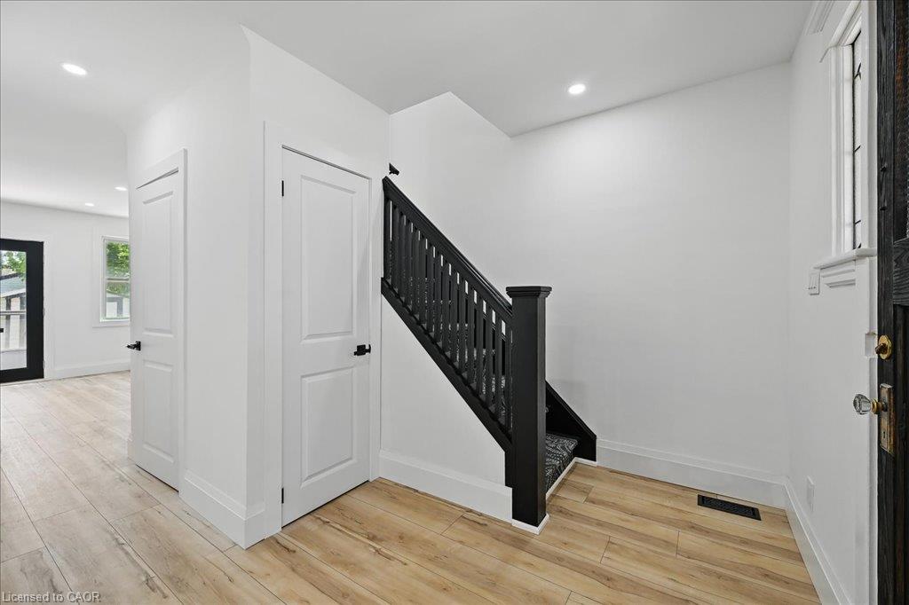 189 Edgemont Street S Property Photo 7
