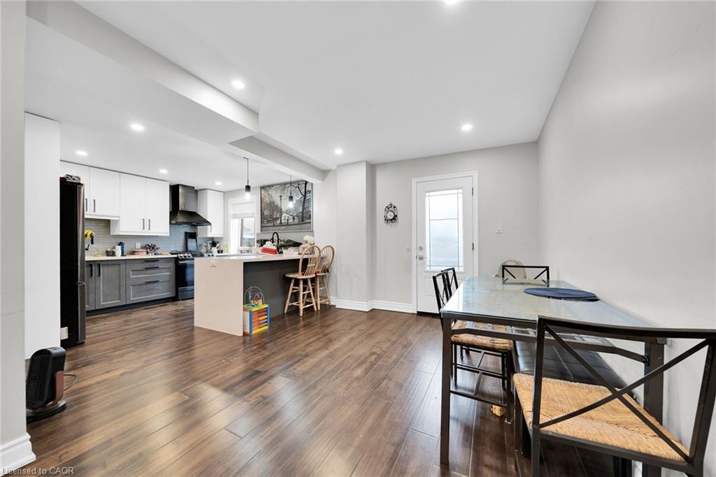 199 Bay Street N Property Photo 9