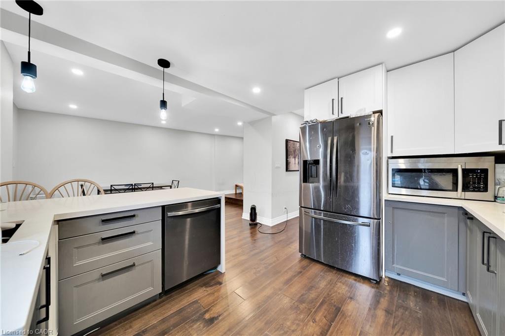 199 Bay Street N Property Photo 15