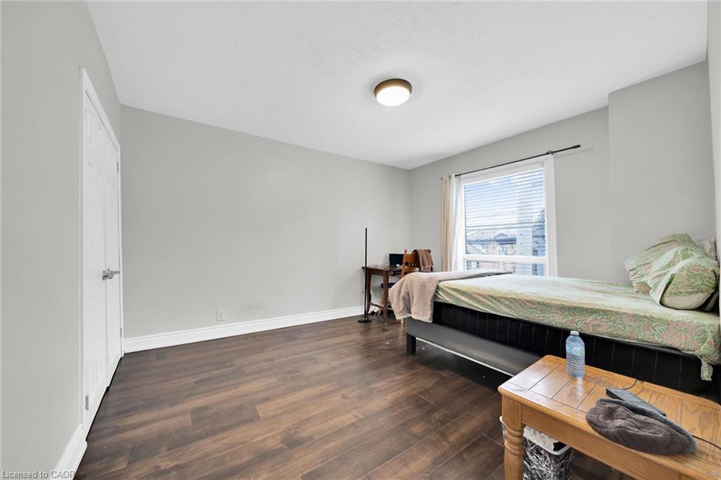 199 Bay Street N Property Photo 20
