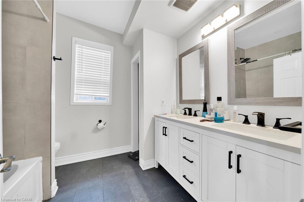 199 Bay Street N Property Photo 21
