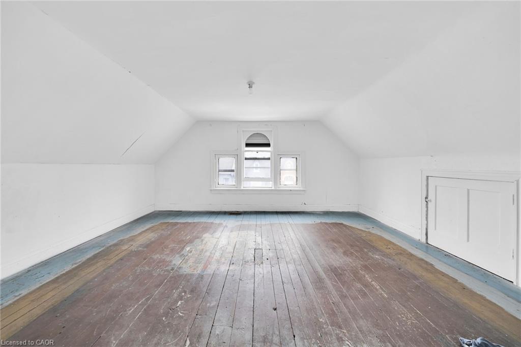 199 Bay Street N Property Photo 25