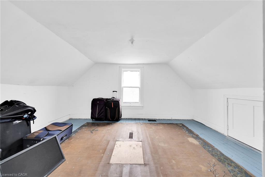 199 Bay Street N Property Photo 26
