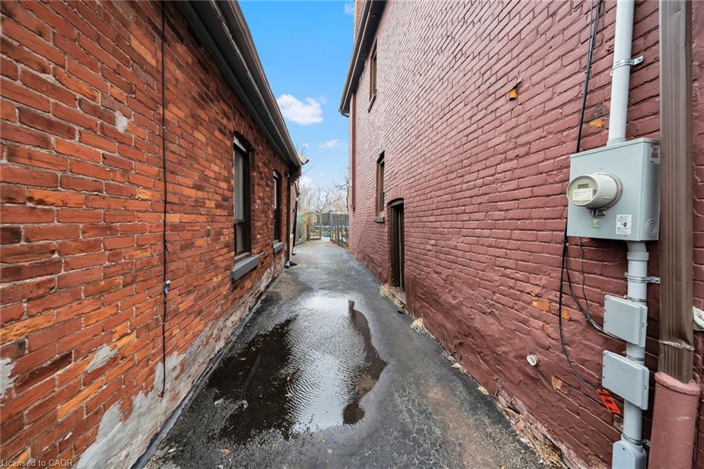 199 Bay Street N Property Photo 29