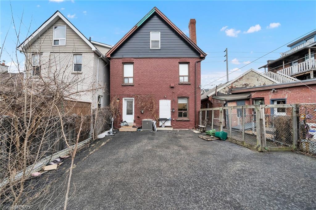 199 Bay Street N Property Photo 34