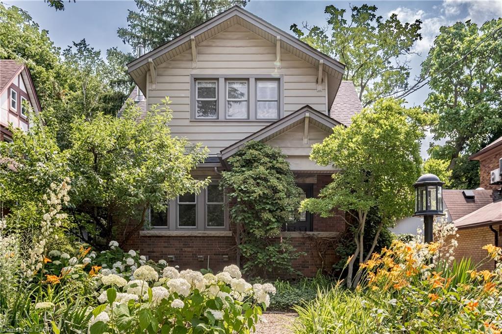100 Dalewood Crescent Property Photo 1