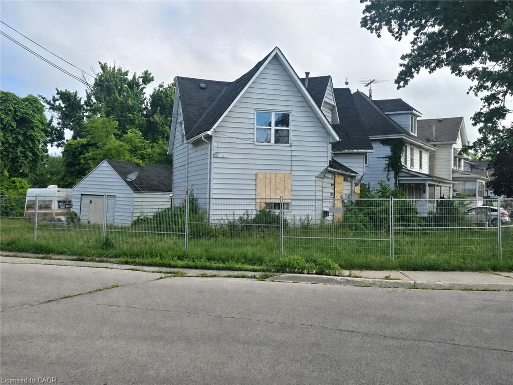 702 Cedar Street Property Photo 1