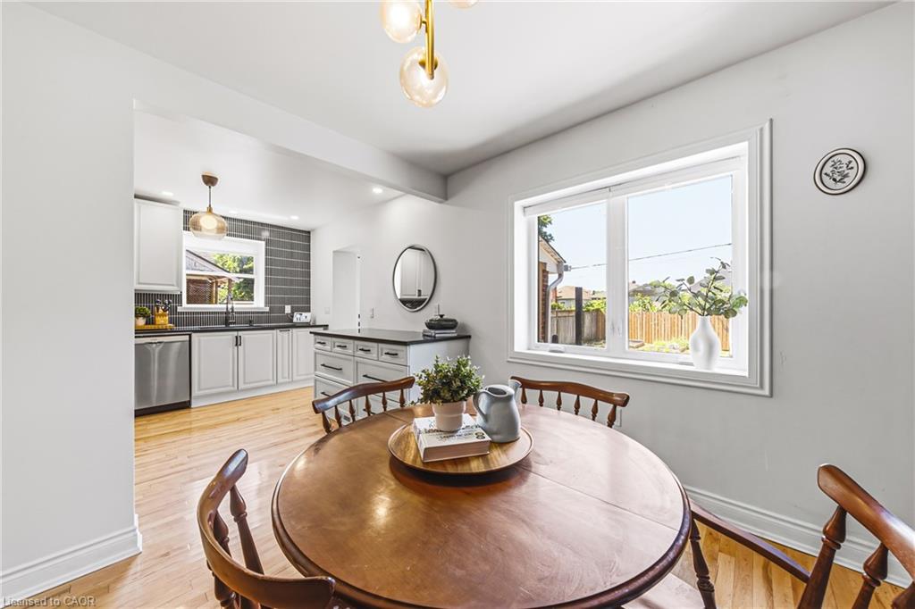 255 Weir Street N Property Photo 13