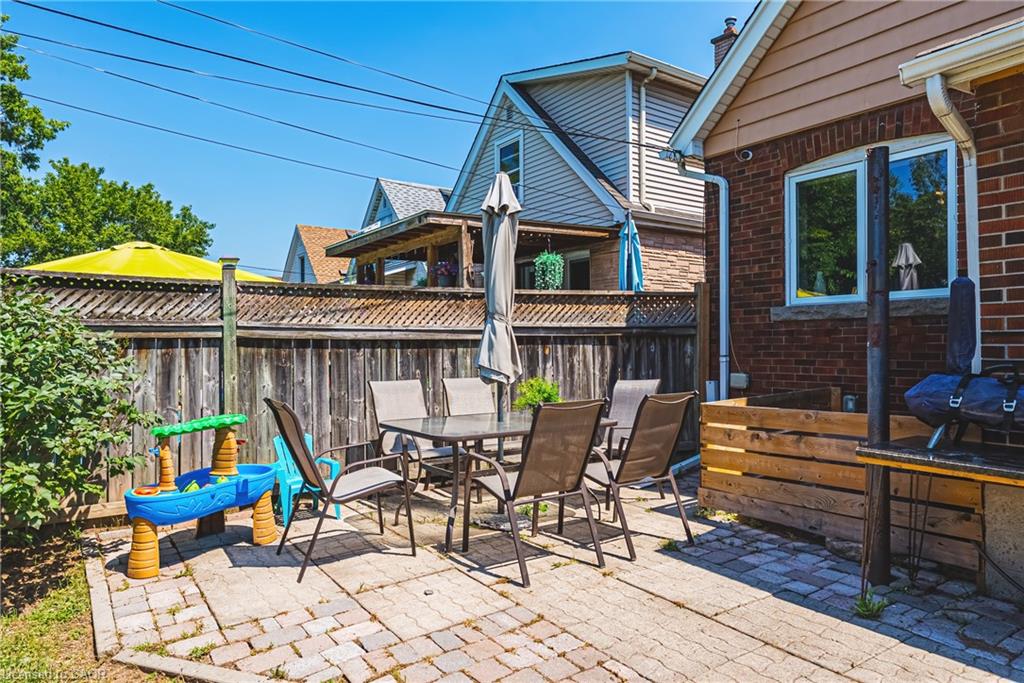 255 Weir Street N Property Photo 28