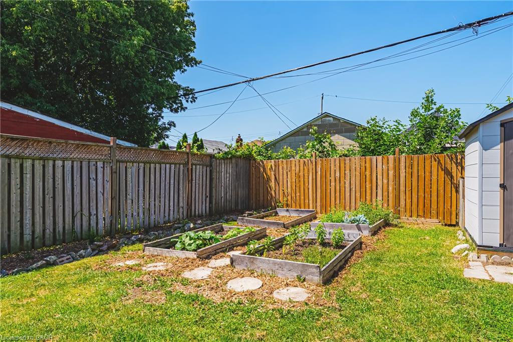 255 Weir Street N Property Photo 29