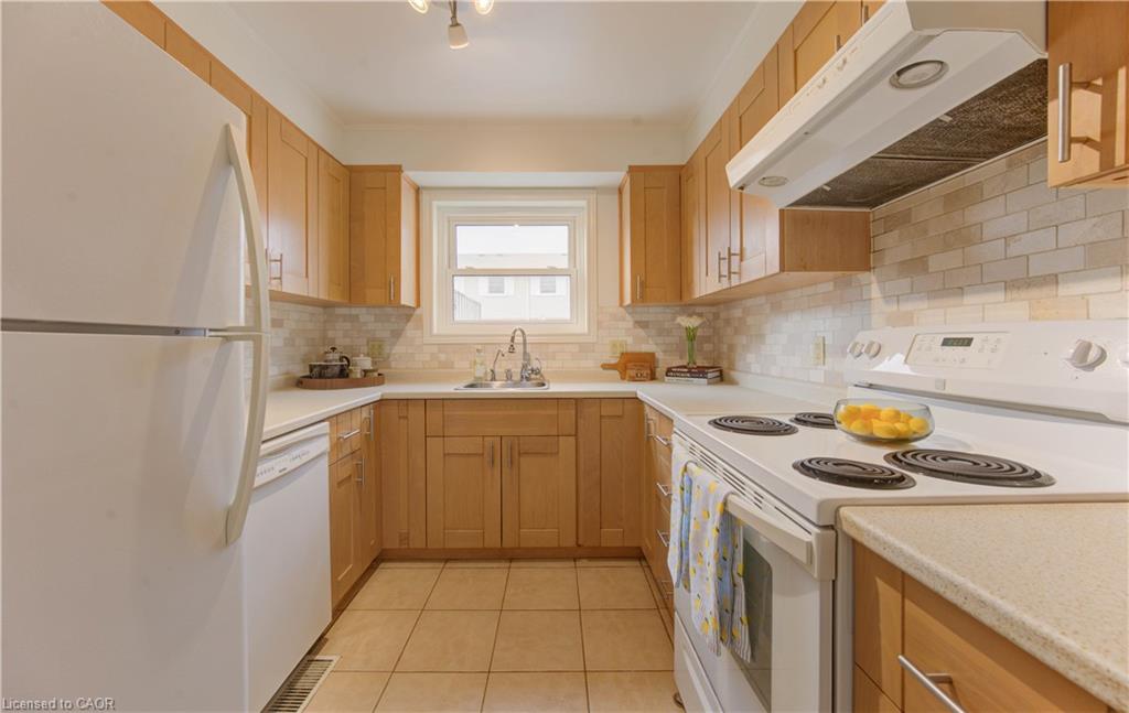 3-440 Pioneer Drive Property Photo 4
