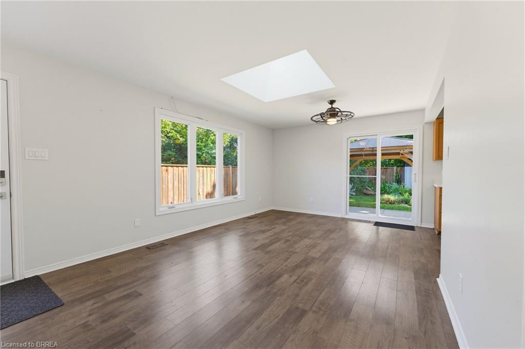 89 Dundas Street Property Photo 28