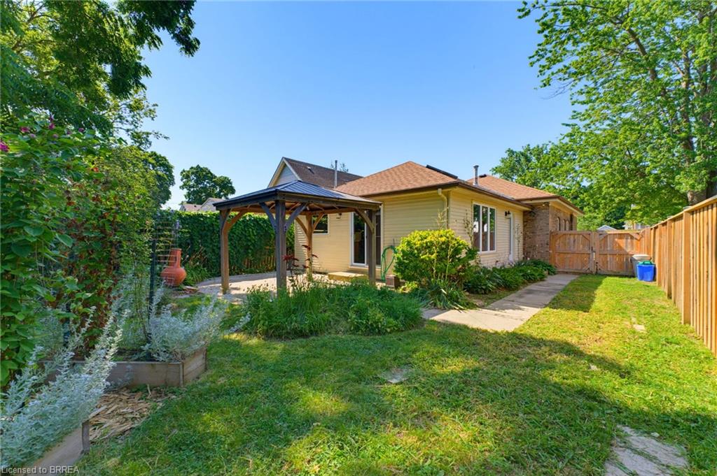 89 Dundas Street Property Photo 36
