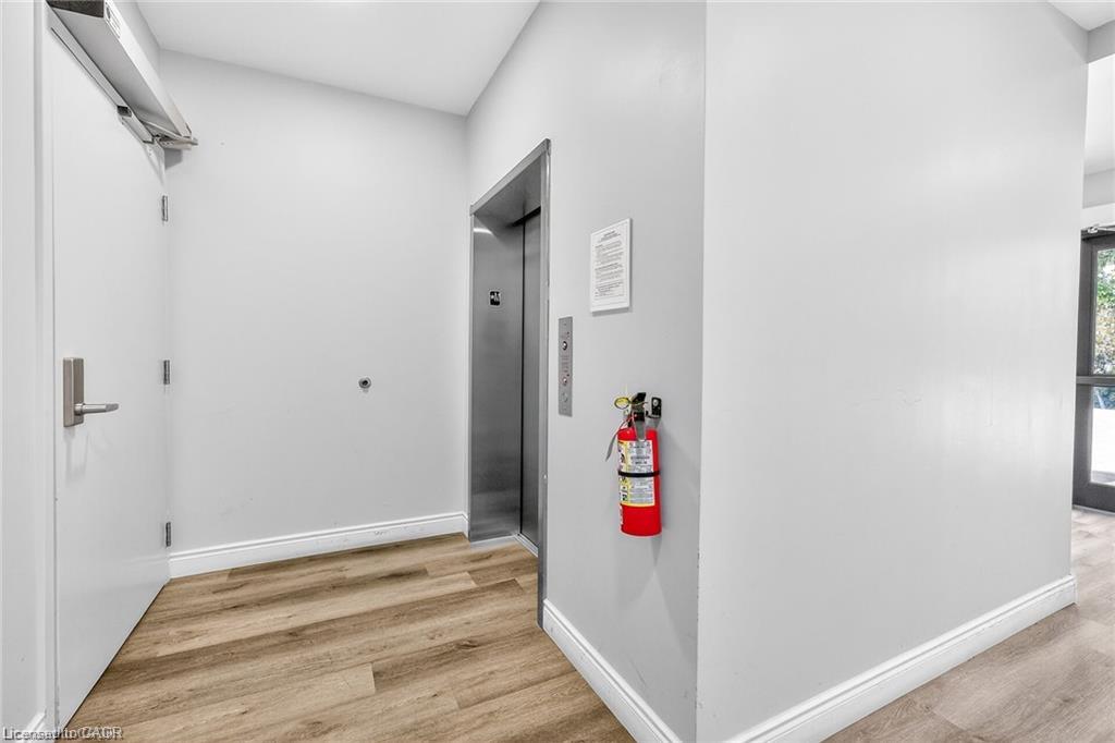 303-259 King Street E Property Photo 6