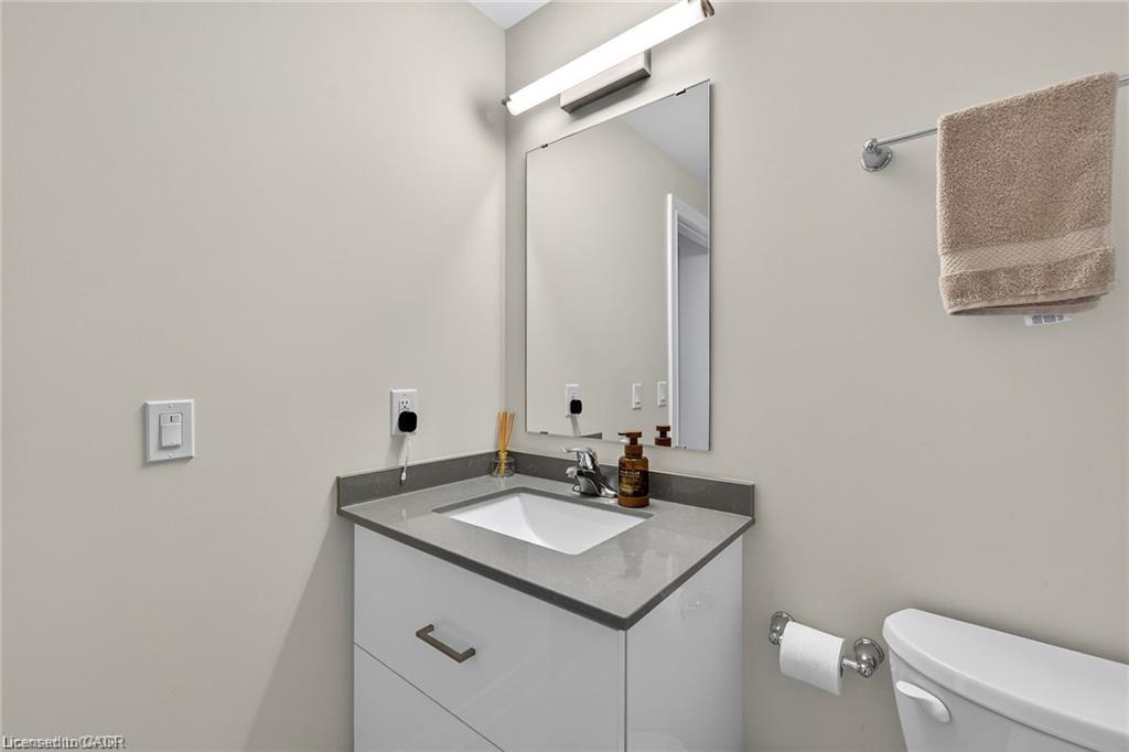 303-259 King Street E Property Photo 26