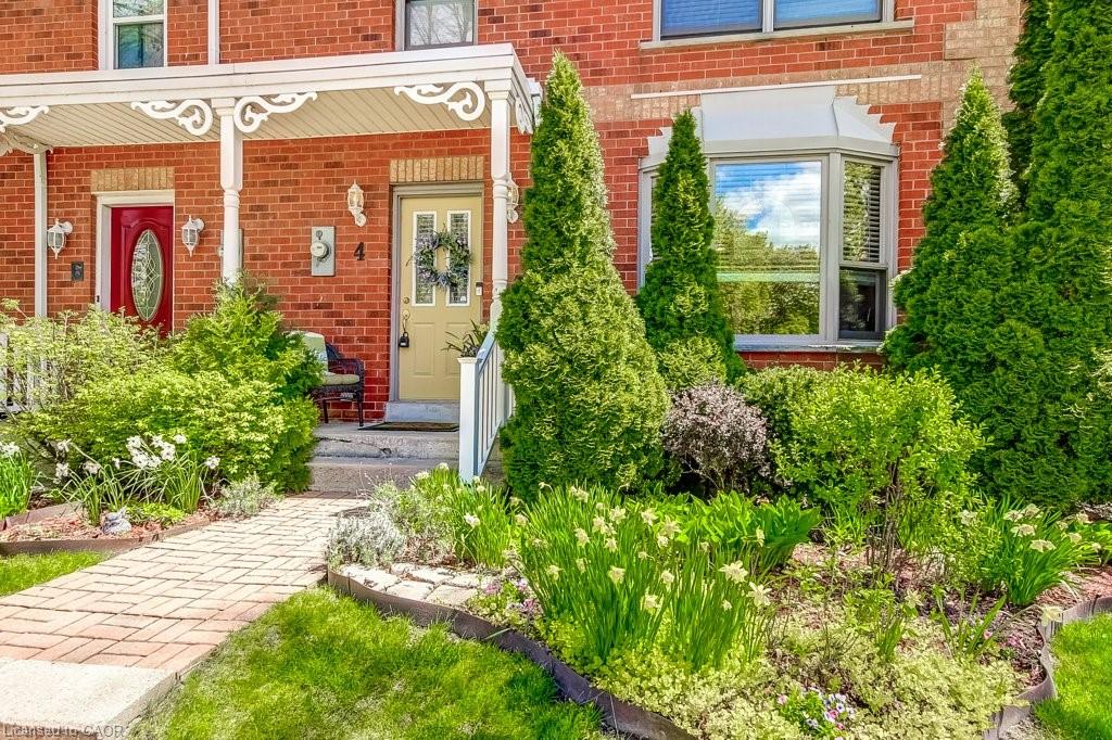 4 Edgewater Drive Property Photo 2