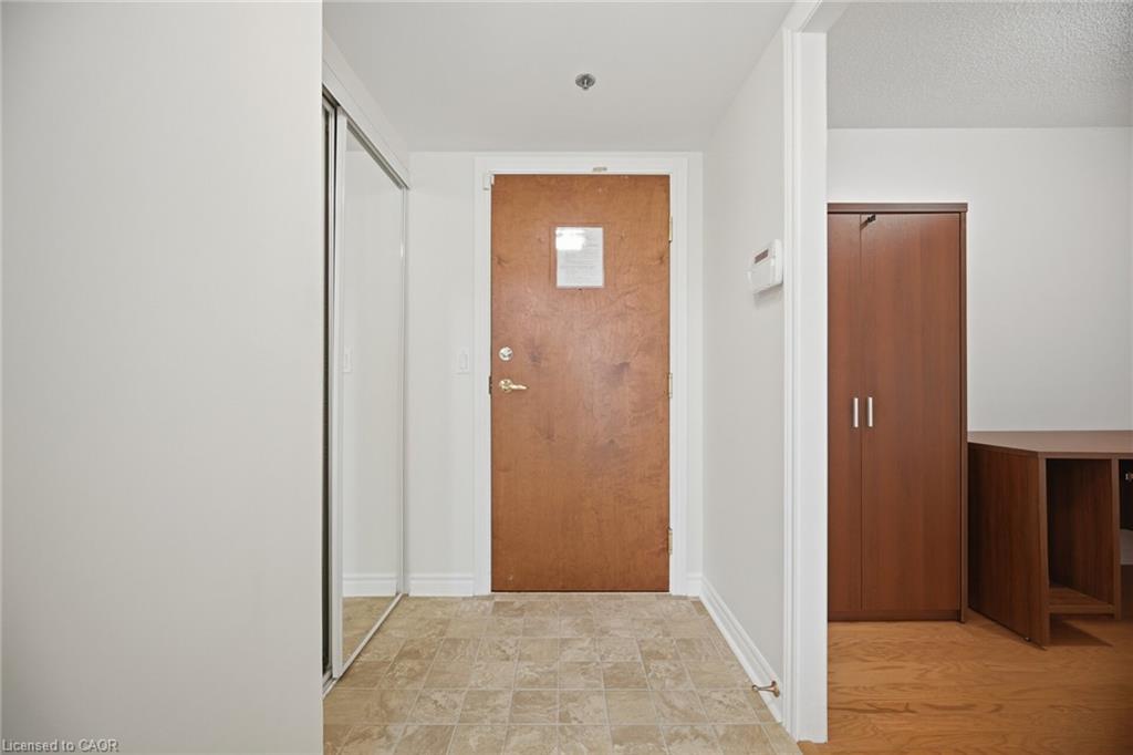 1406-100 Burloak Drive Property Photo 7