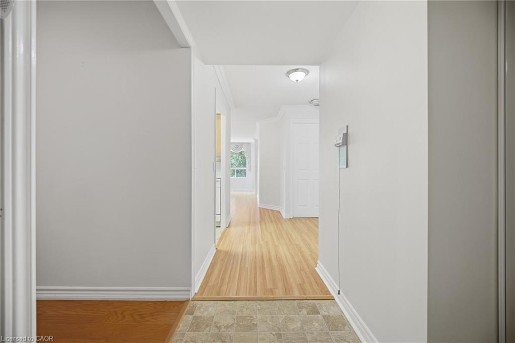 1406-100 Burloak Drive Property Photo 8