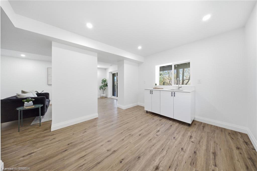 23 Aberdeen Street Property Photo 21