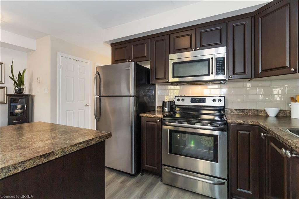 92-20 Mcconkey Crescent Property Photo 17