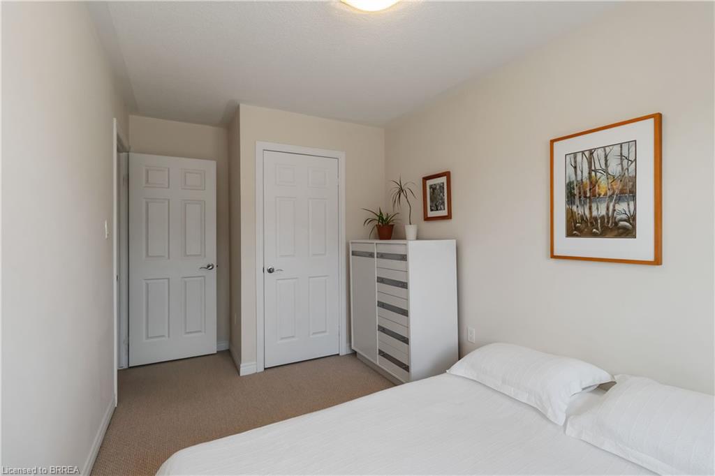 92-20 Mcconkey Crescent Property Photo 32
