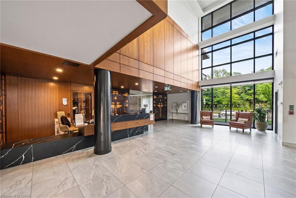 1575 Lakeshore Road W Property Photo 2