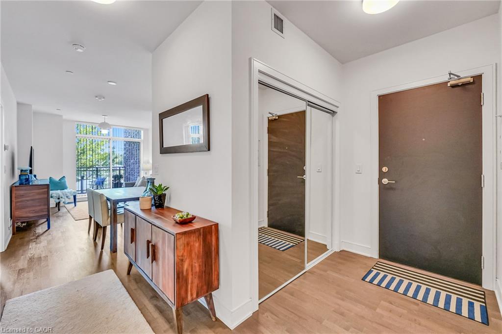 1575 Lakeshore Road W Property Photo 6