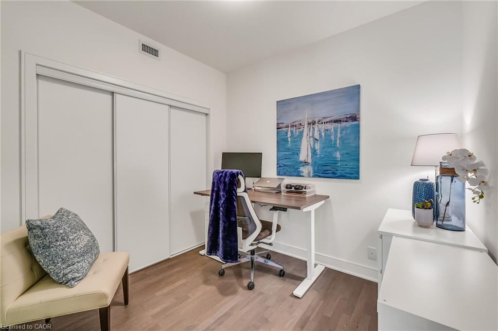 1575 Lakeshore Road W Property Photo 8