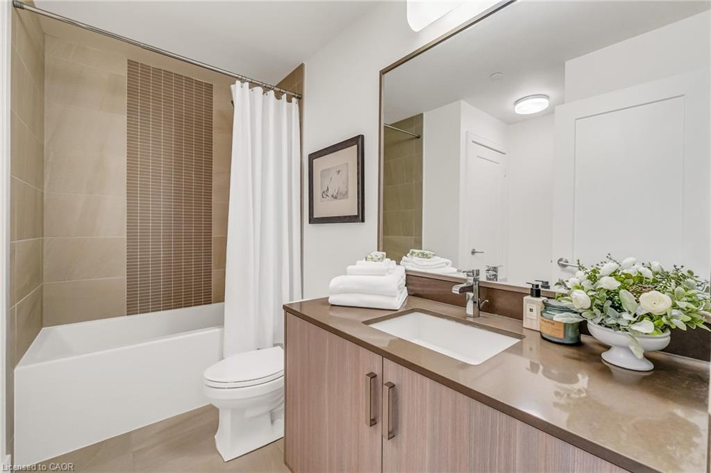 1575 Lakeshore Road W Property Photo 10