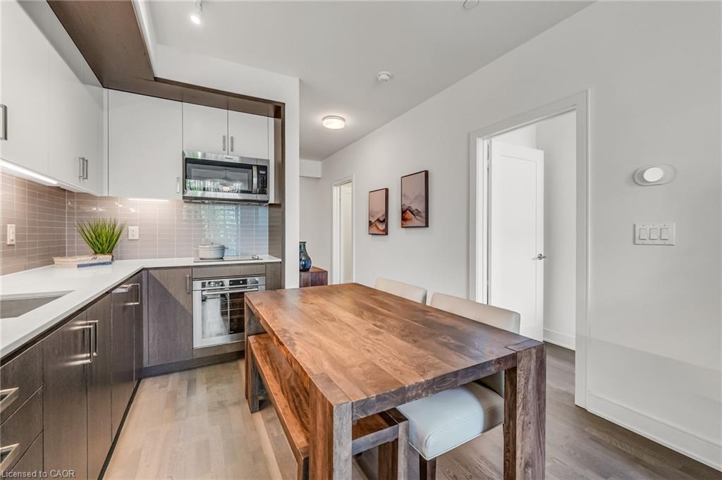 1575 Lakeshore Road W Property Photo 15