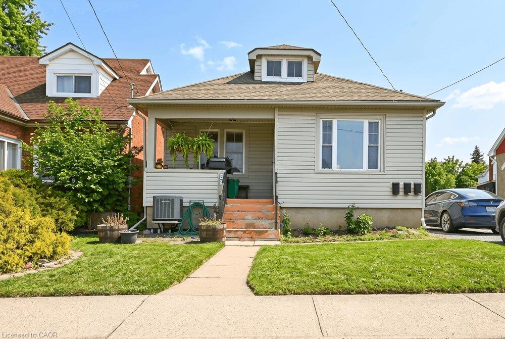 66 Queen Street S Property Photo 1