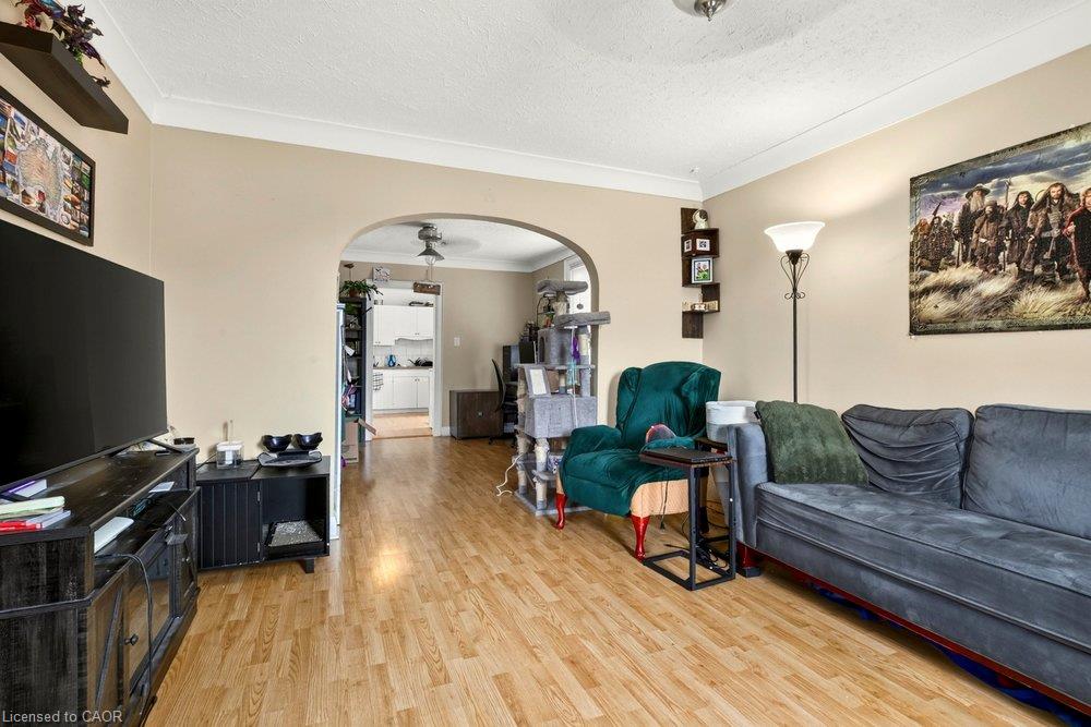 66 Queen Street S Property Photo 3