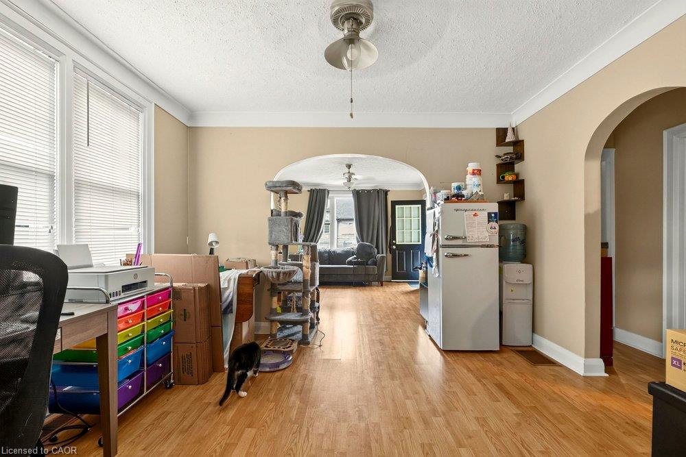 66 Queen Street S Property Photo 4