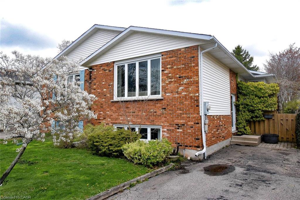 87 Chapel Hill Crescent Property Photo 1